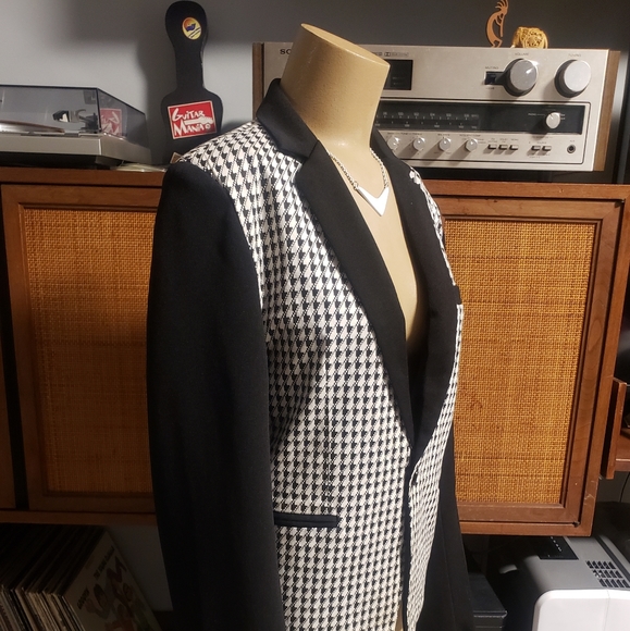 Black & White Checkered Blazer Size Small - Picture 4 of 5